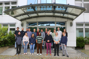Gruppenfoto der am heutigen SEASCAPE-Auftaktreffen am IOW beteiligten Forschenden
