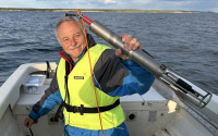 Markus Meier, expert on climate change in the Baltic Sea region, during a practical exercise on the Baltic Sea as part of this year's Baltic Earth Summer School