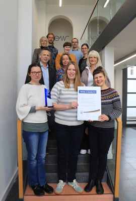 Gruppenbild der internen Gleichstellungskommission des IOW, die die erneut erfolgreiche Bewerbung für das TEQ-Prädikat erarbeitet hat.