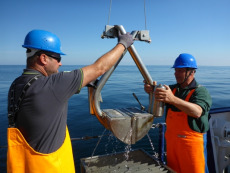 Der Greifer kommt zurück an Bord